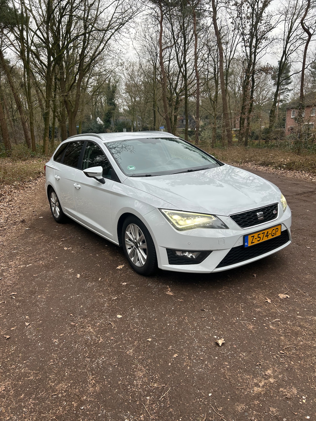 Seat Leon ST - 1.4 TSI FR Business Trekhaak, cruisecontrol, navigatie, climate control - AutoWereld.nl