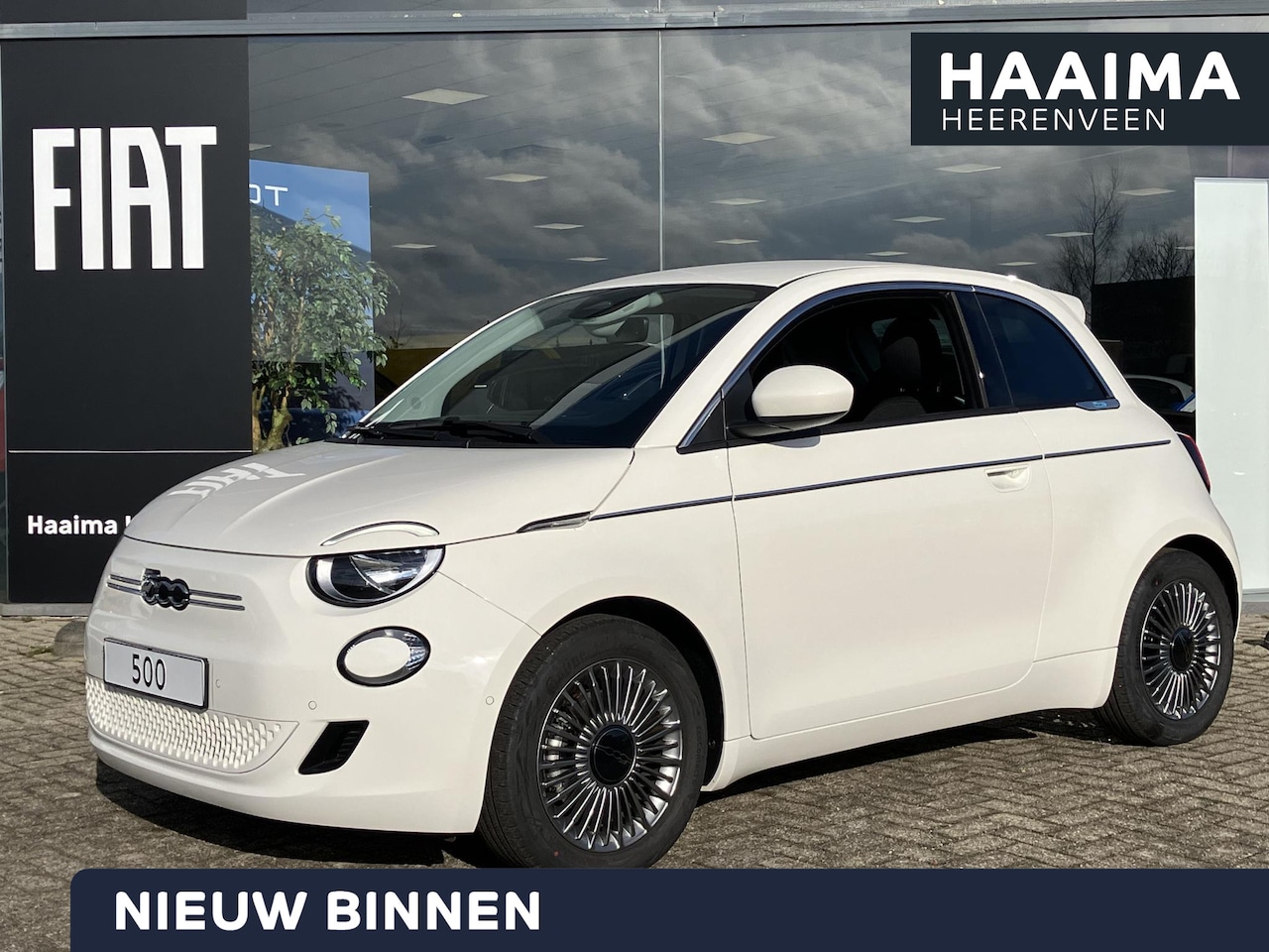 Fiat 500 - Urban 42 kWh | VOORRAAD | € 5.000,- korting | Stoelverwarming | Apple Carplay | Android Au - AutoWereld.nl