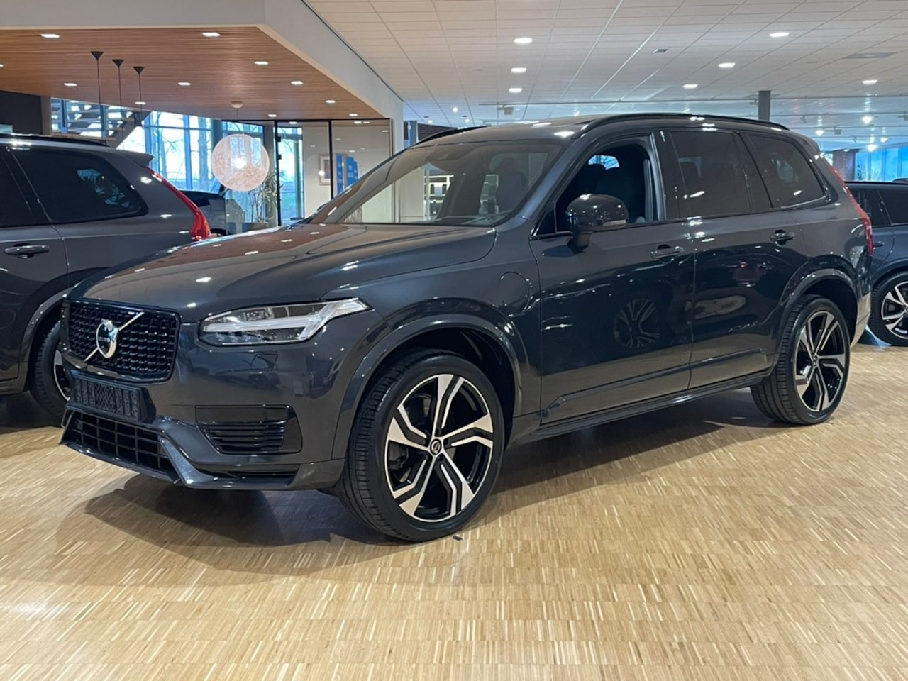 Volvo XC90 - T8 AWD Recharge R-Design | Trekhaak | 360° Camera | Head-Up Display | Harman Kardon | Adap - AutoWereld.nl