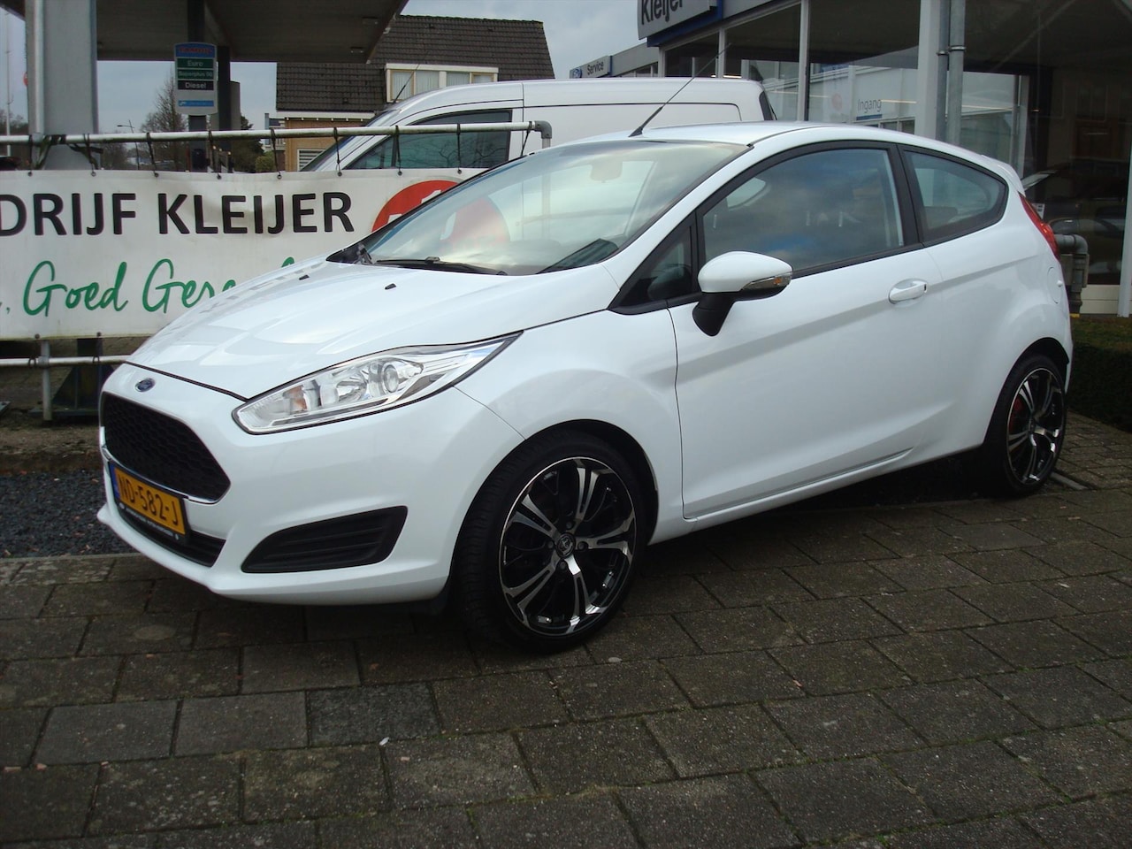 Ford Fiesta - 1.0 Style Essential 1.0 65pk 3drs Style Essential - AutoWereld.nl