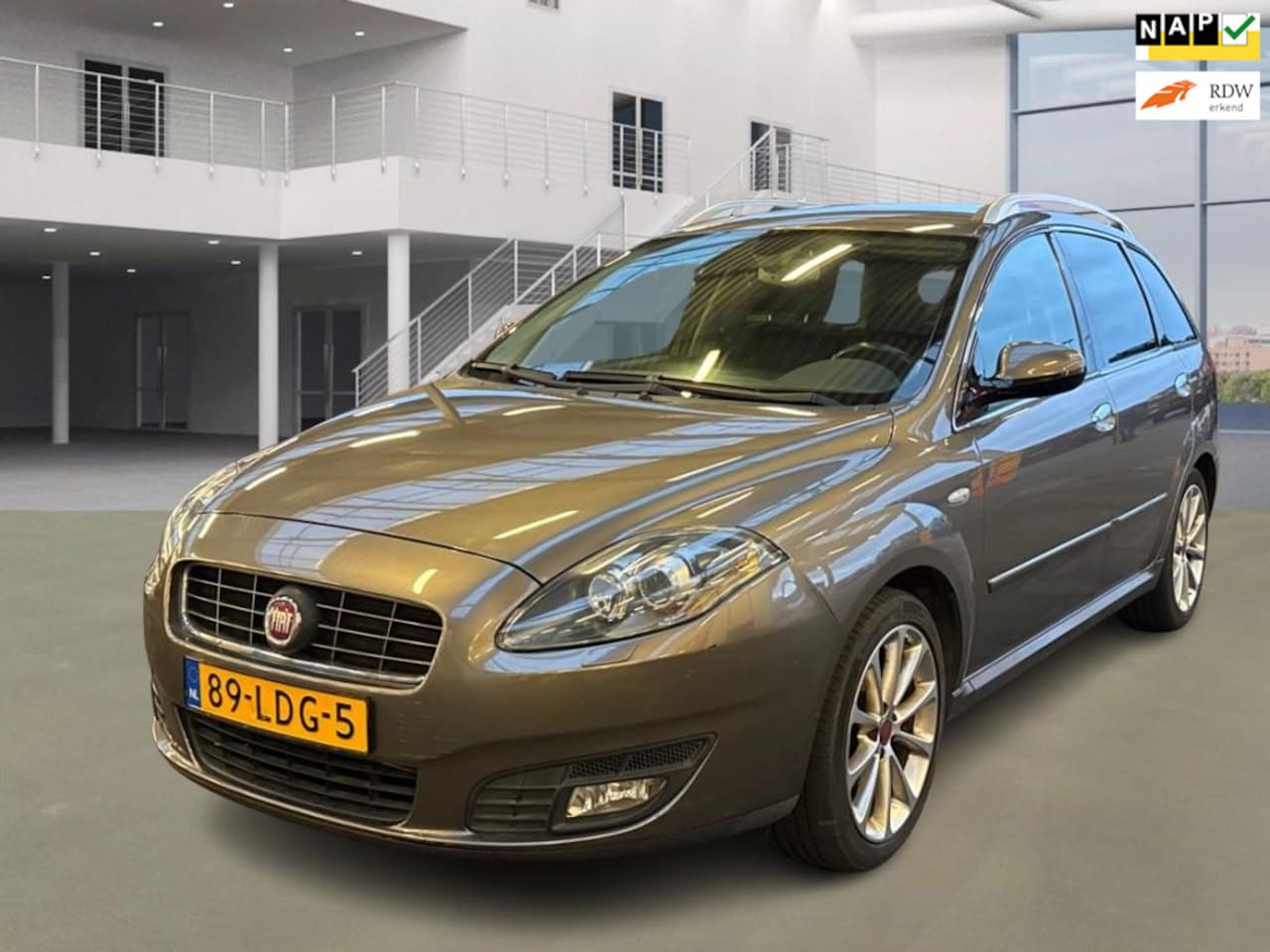 Fiat Croma - 2.2-16V Corporate Premium 2.2 16V Corporate Premium - AutoWereld.nl