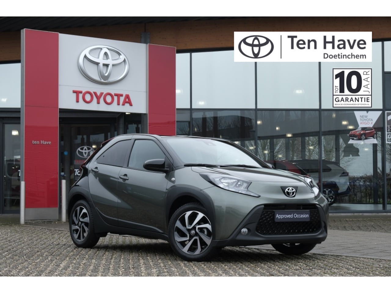 Toyota Aygo X - 1.0 VVT-i 68PK MT PULSE | Stoelverwarming voor | Apple Carplay - AutoWereld.nl