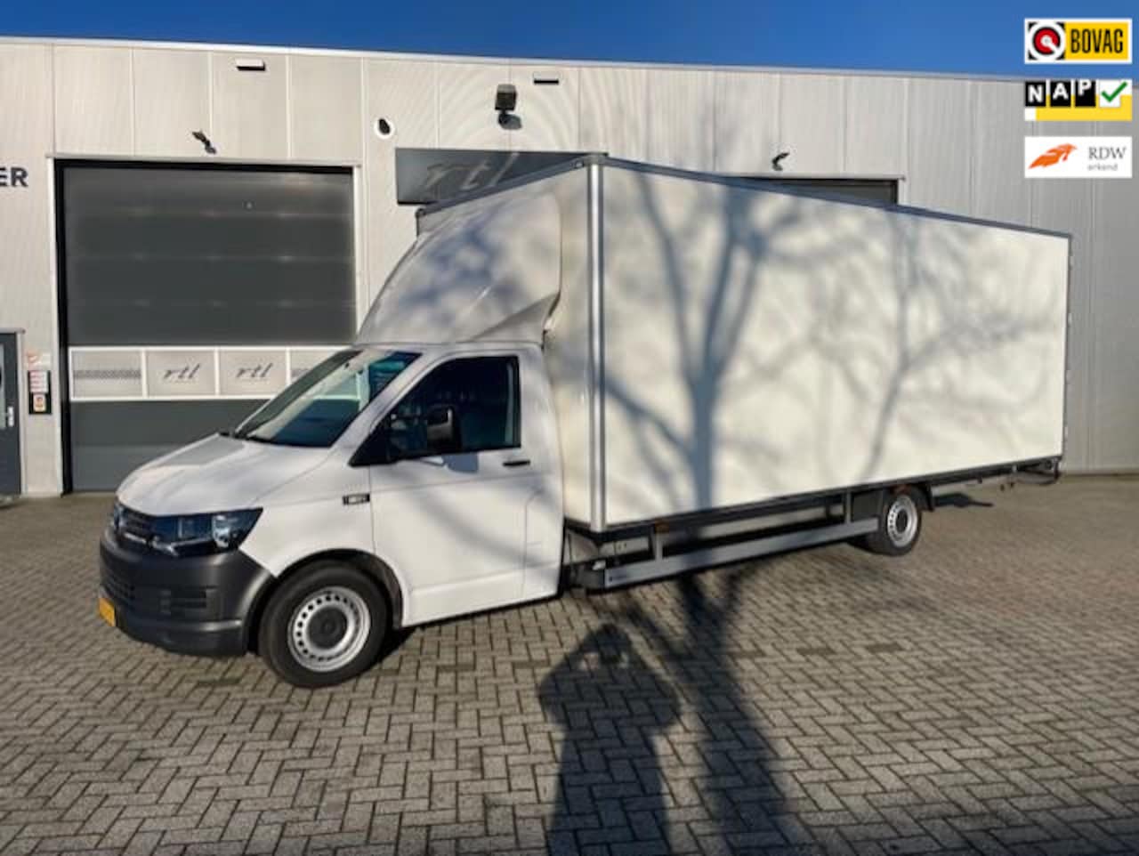 Volkswagen Transporter - T6 2.0 TDi 150 pk | Speciaalbouw 6m Wemacon | Schuifzeil | Goed onderhouden | Eerste eigen - AutoWereld.nl