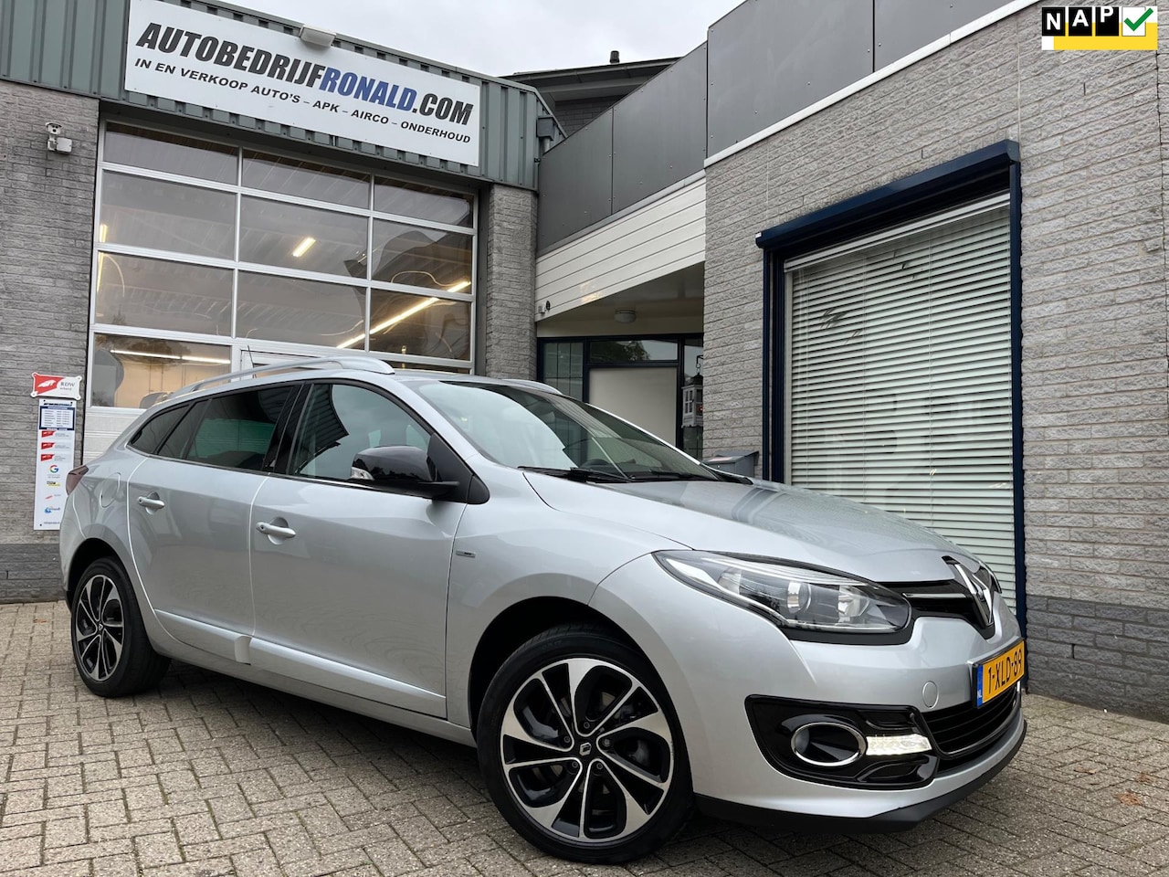 Renault Mégane Estate - 1.2 TCe Bose NL.Auto/Navigatie/Half-Leder/Cruise/Clima/Led/17Inch - AutoWereld.nl