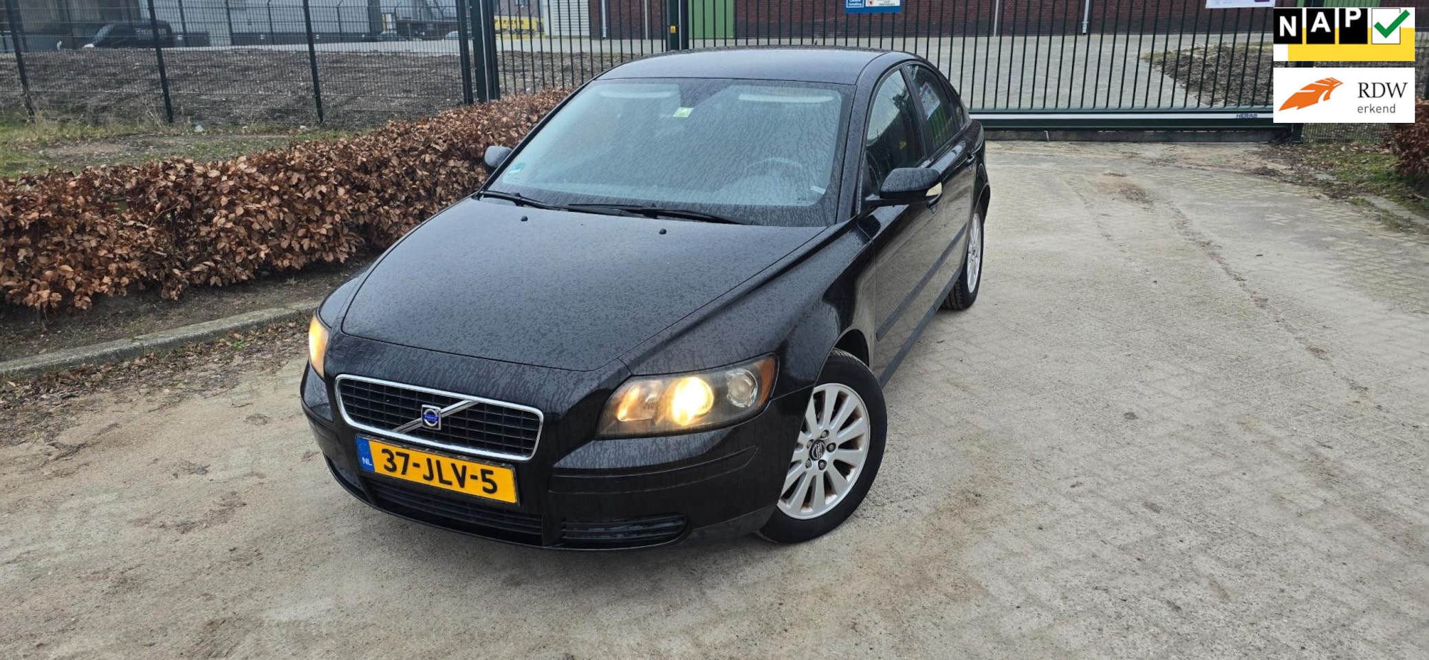 Volvo S40 - 2.4 Momentum AUTOMAAT CLIMA KOOPJE! - AutoWereld.nl