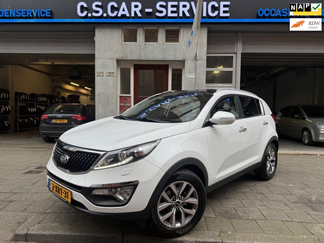 Kia Sportage - 1.6 GDI ExecutiveLine Pano | Navi | Camera | NAP - AutoWereld.nl