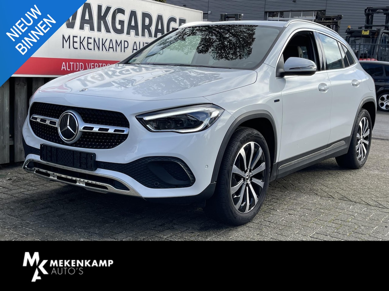 Mercedes-Benz GLA-Klasse - 250 e Progressive 19"/Trekhaak/Matrix LED/Leder/Dodehoek/Apdatieve cruise/Camera/Elektrisc - AutoWereld.nl