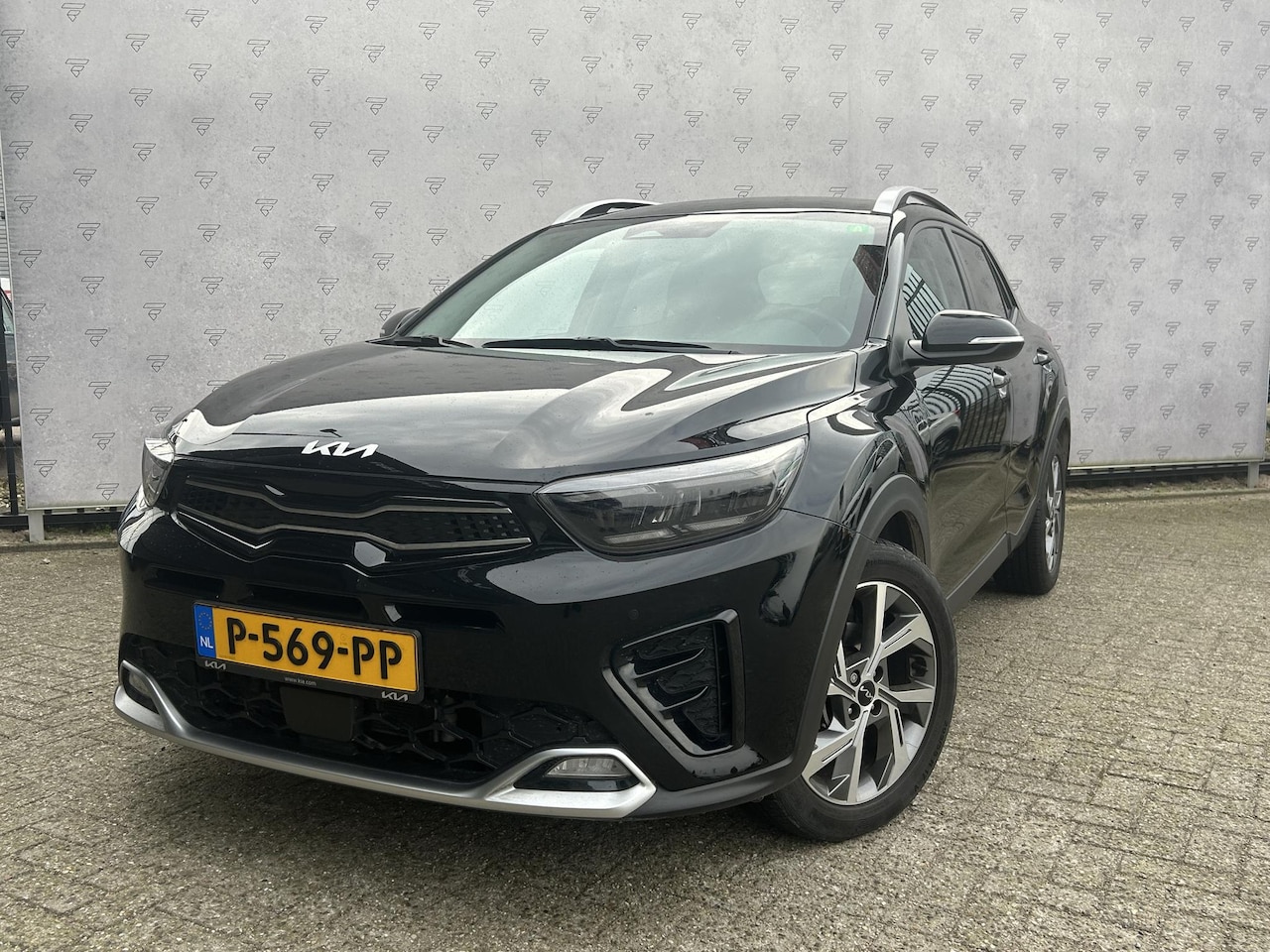 Kia Stonic - 1.0 T-GDi MHEV GT-PlusLine EERSTE EIGENAAR - SCHUIFDAK - STOELVERWARMING - AutoWereld.nl