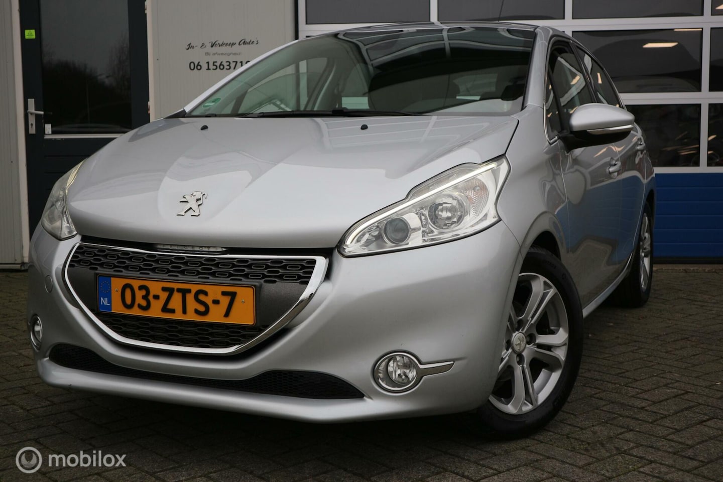 Peugeot 208 - 1.6 VTi Intuïtive PANORAMADAK/ECC/PDC/NAP - AutoWereld.nl