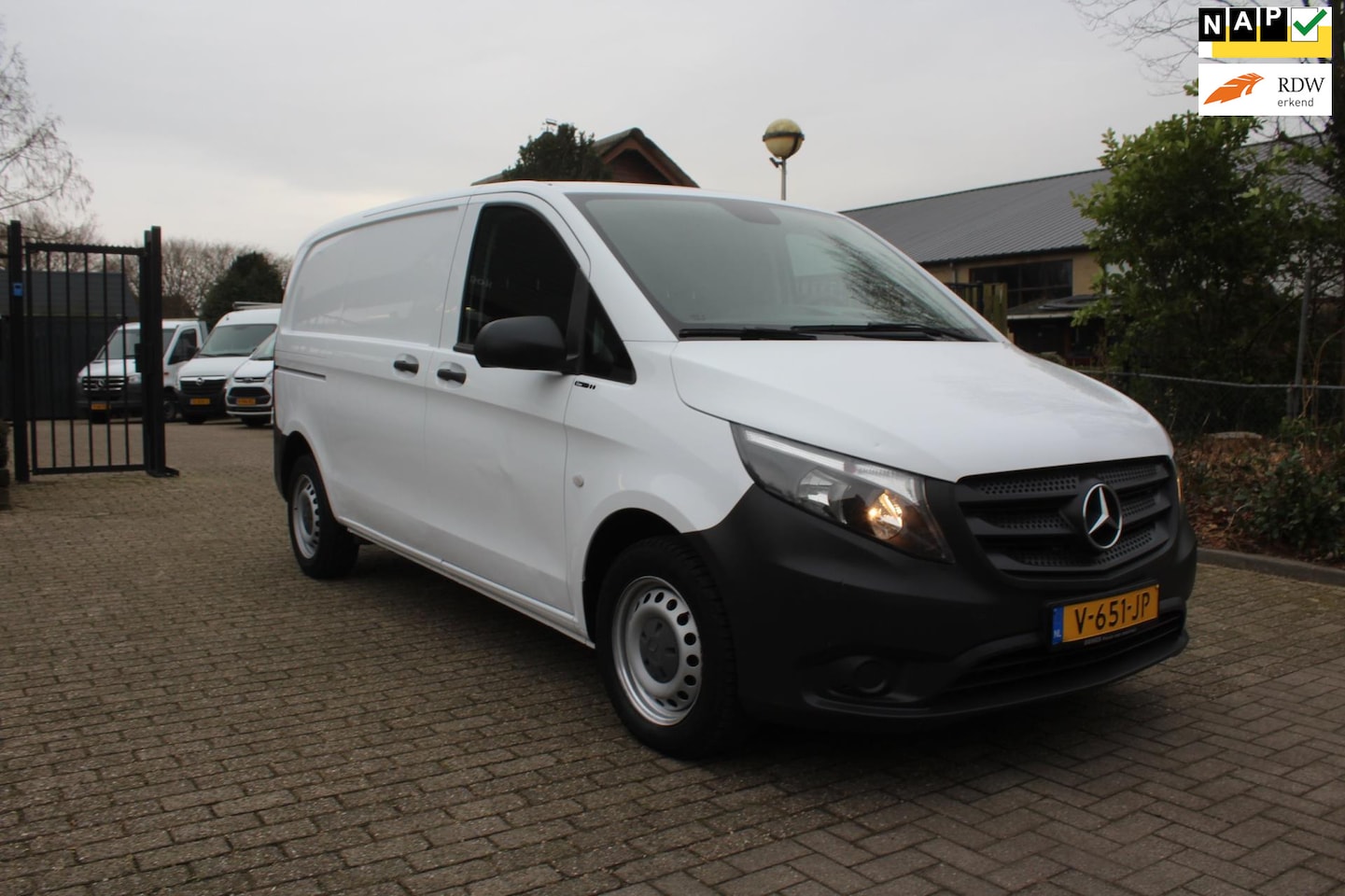 Mercedes-Benz Vito - LANGE UITV MET DEURTJES TREKHAAK 109 CDI Functional Lang - AutoWereld.nl