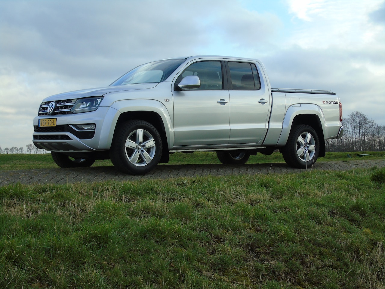 Volkswagen Amarok - 3.0 TDI 4Motion DC Highline V6 grijs kenteken - AutoWereld.nl