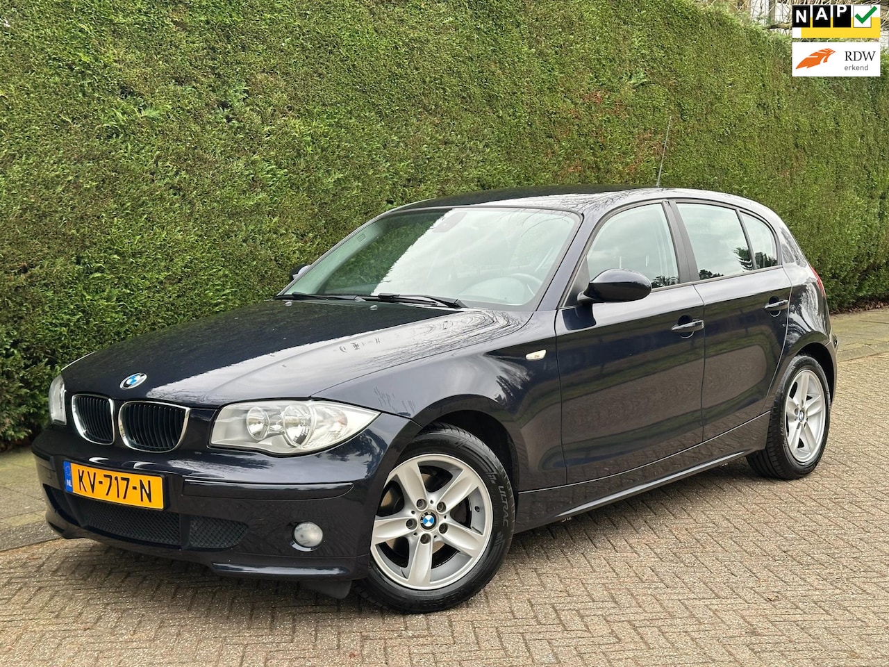 BMW 1-serie - 116i /6BAK/CRUISE/PDC/CLIMA/S-VERWRMNG/LAGEKM!/ - AutoWereld.nl