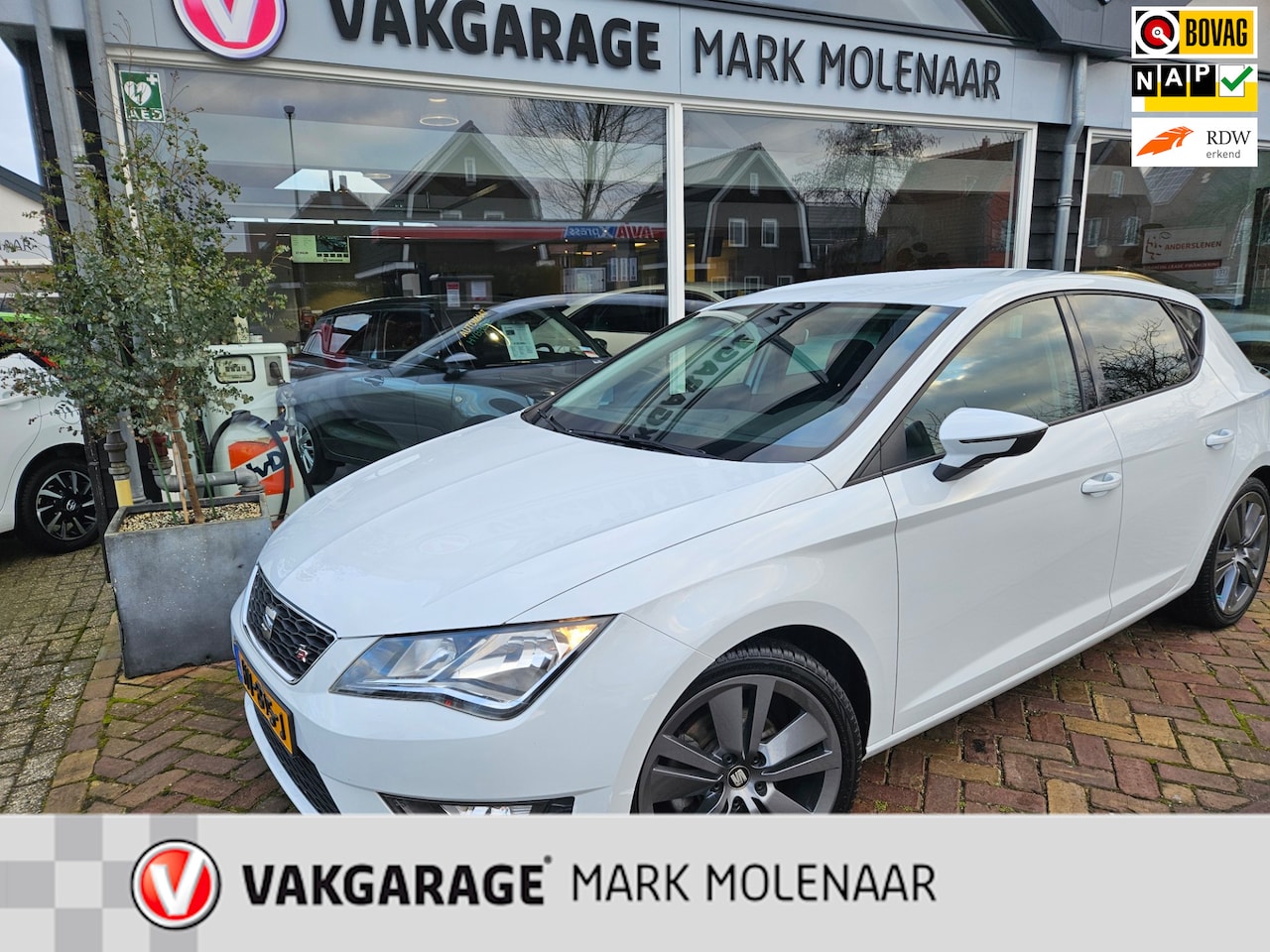 Seat Leon - 1.4 EcoTSI FR Connect - AutoWereld.nl