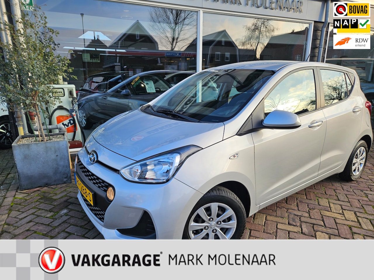 Hyundai i10 - 1.0i Comfort 1.0i Comfort,lage km,leuke auto - AutoWereld.nl