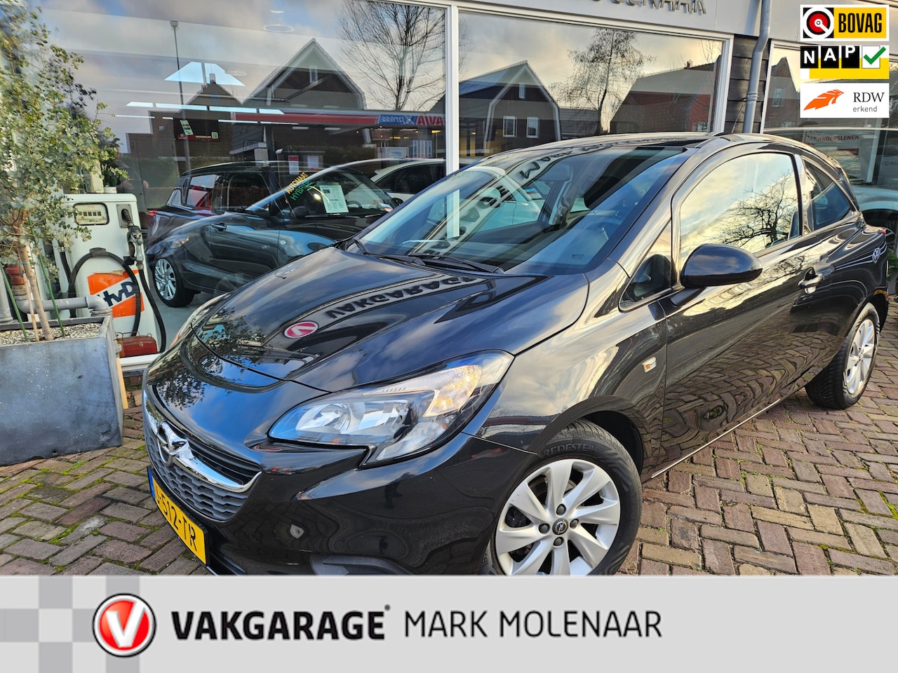 Opel Corsa - 1.4 Color Edition 1.4 Color Edition,vol automaat,carplay - AutoWereld.nl