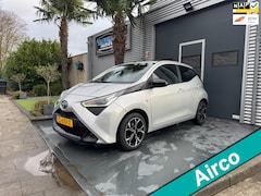 Toyota Aygo - 1.0 VVT-i x-play AIRCO Navi