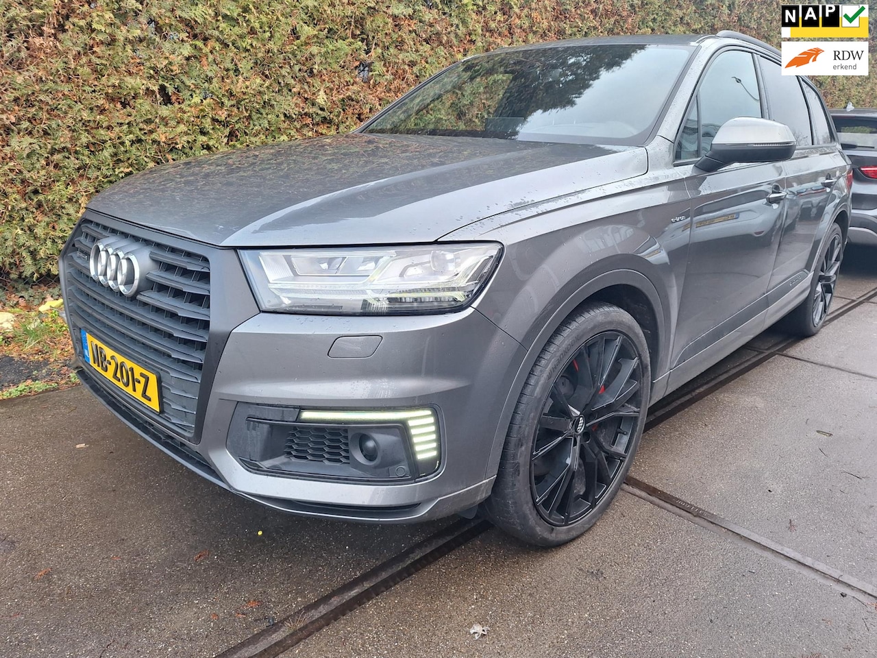 Audi Q7 - 3.0 TDI e-tron quattro Sport 3.0 TDI e-tron quattro Sport (1 CILINDER NIET GOED) - AutoWereld.nl