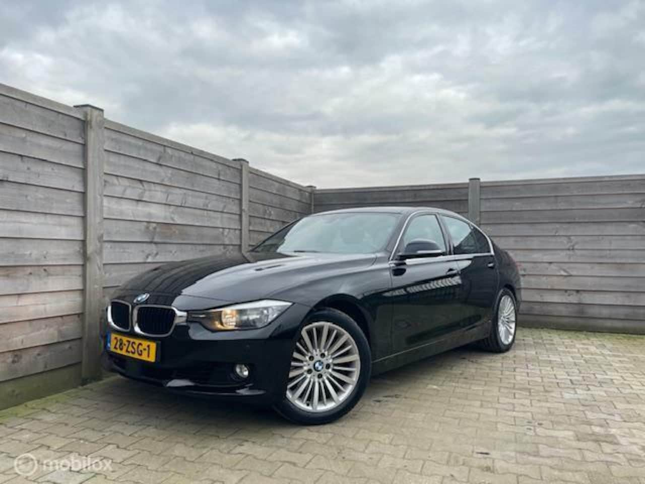 BMW 3-serie - 328i High Executive Trekhaak-Camera-Navi - AutoWereld.nl