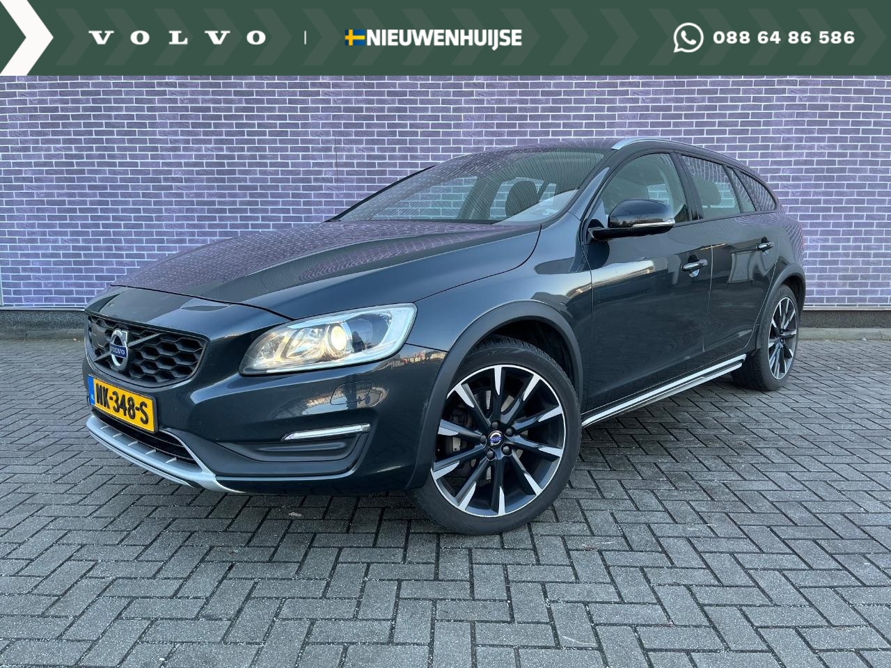 Volvo V60 Cross Country - D3 Automaat Nordic+ | Trekhaak afneembaar | Parkeerverwarming | Verwarmbare voorstoelen en - AutoWereld.nl