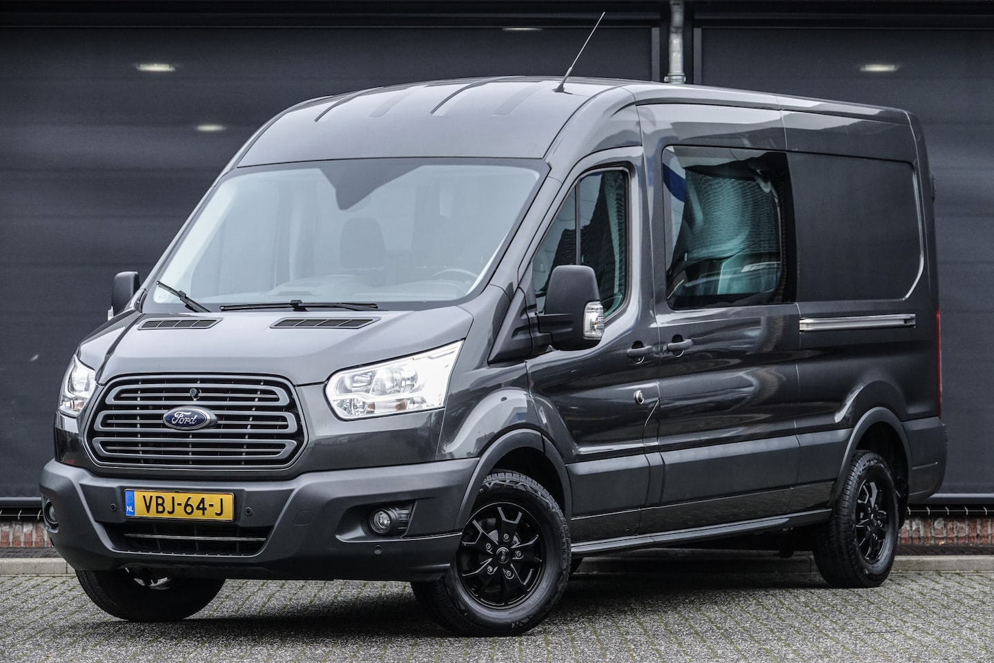 Ford Transit - L3H2 170Pk | Dubbel Cabine | 3.500 Kg. trekgewicht | Trend | 2xSchuifdeur | Achteruitrijca - AutoWereld.nl