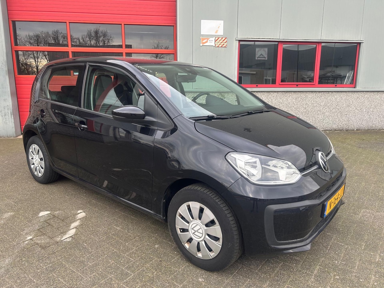 Volkswagen Up! - 1.0 1.0 - AutoWereld.nl