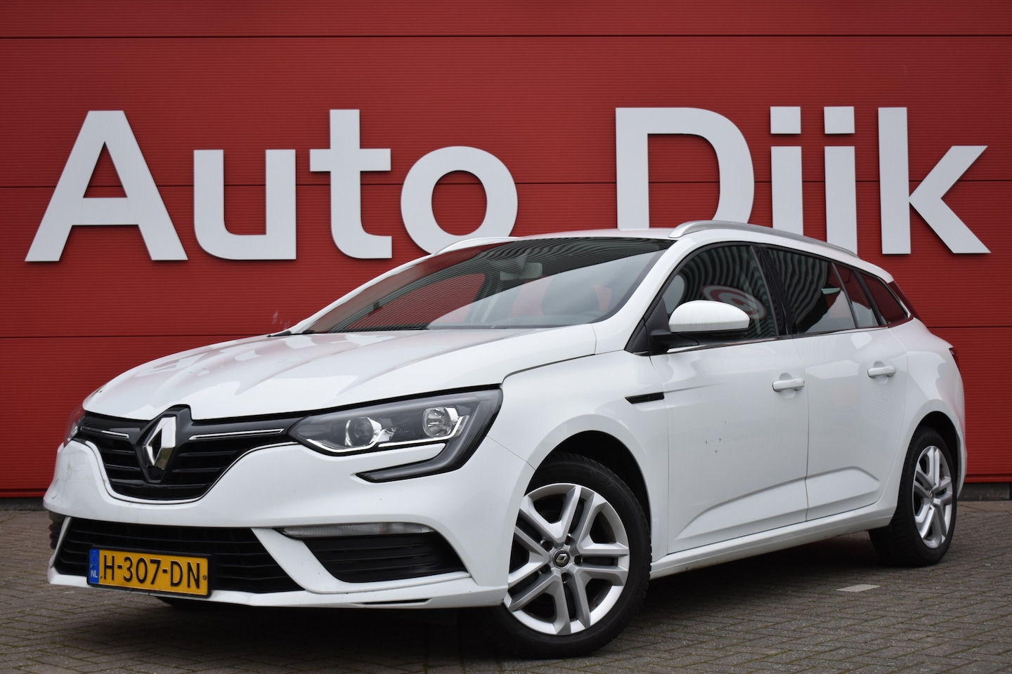 Renault Mégane Estate - 1.3 TCe Zen Carplay | Navi | DAB | Clima | Cruise | PDC | LMV - AutoWereld.nl