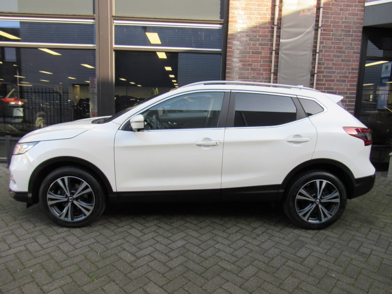 Nissan Qashqai - 1.3 DIG-T 160pk DCT - AutoWereld.nl