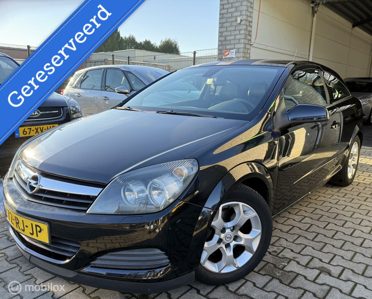 Opel Astra GTC - 1.4 Sport / 140.000KM! / Sport.Velgen / N.A.P - AutoWereld.nl