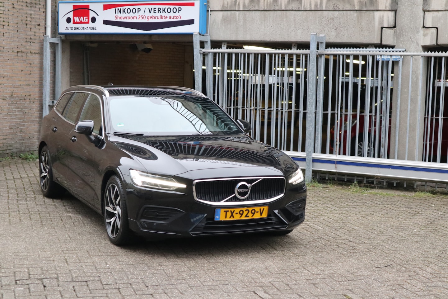 Volvo V60 - 2.0 T5 Momentum 2.0 T5 Momentum - AutoWereld.nl