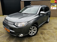 Mitsubishi Outlander - 2.0 PHEV Instyle| 4WD |TREKHAAK|AUTOMAAT|Zwart leder|Shuif/kantel elec.|