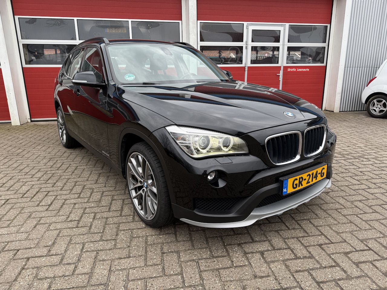 BMW X1 - sDrive20i | 185 PK | Executive | Automaat | Lederen bekleding | Navigatie | - AutoWereld.nl