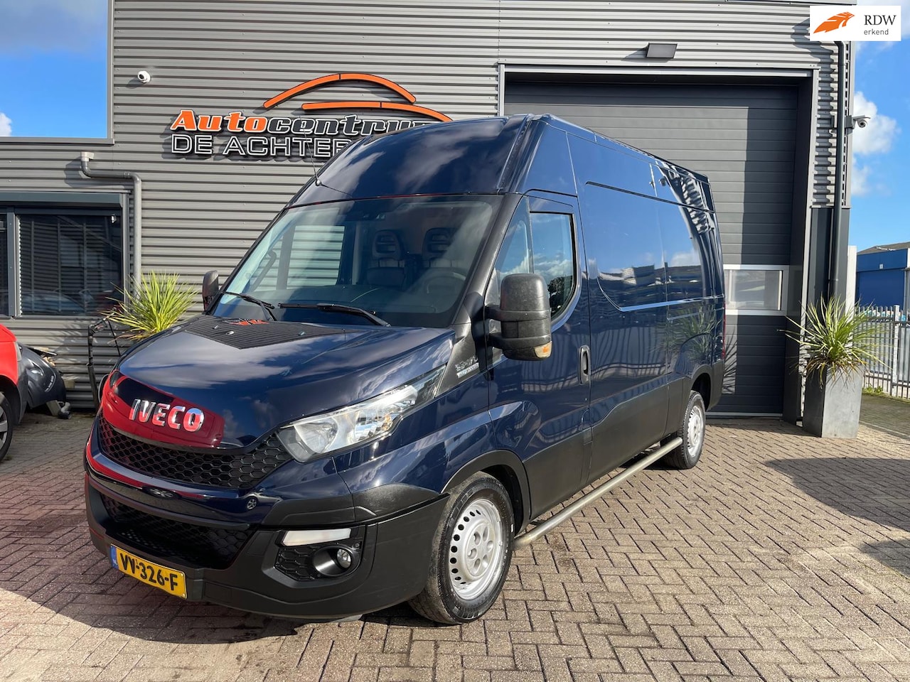 Iveco Daily - 35S17V 3.0 352 H3L3 Automaat*Navi*Trekhaak 3500KG!! - AutoWereld.nl