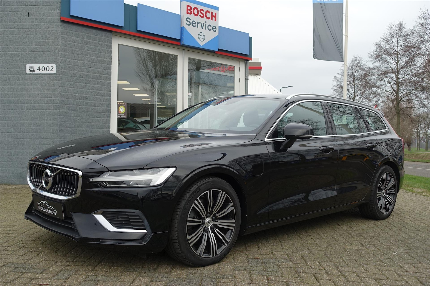 Volvo V60 - T6 Recharge 340pk AWD Inscription | CAMERA | STOELVERW | NAVI | PILOT ASSIST - AutoWereld.nl