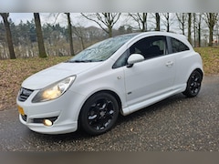 Opel Corsa - 1.4-16V OPC pakket Airco Sportvelgen