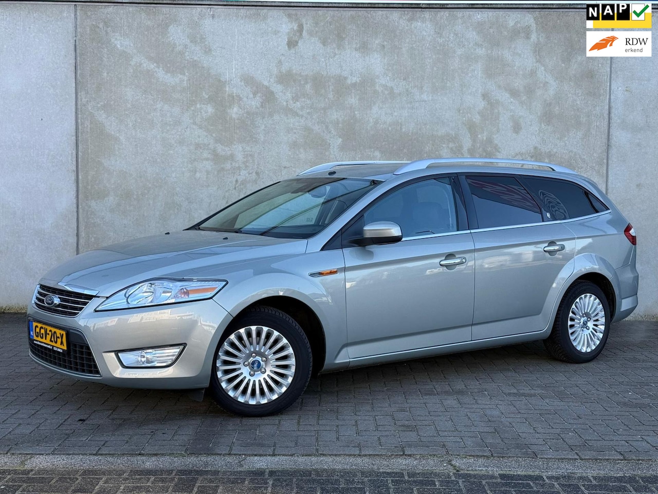 Ford Mondeo Wagon - 2.3-16V Ghia 2.3-16V Ghia, Automaat, youngtimer - AutoWereld.nl