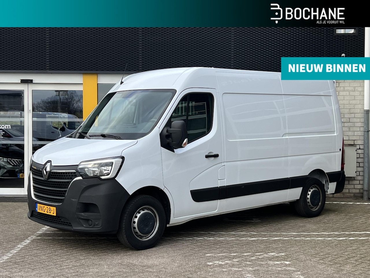 Renault Master - T33 2.3 dCi 135 L2H2 Comfort | Trekhaak | Navigatie | DAB | Parkeersensoren | Airco | - AutoWereld.nl