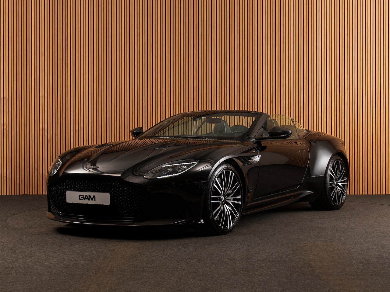 Aston Martin DBS Volante - 5.2 V12 Superleggera 5.2 V12 Superleggera - AutoWereld.nl