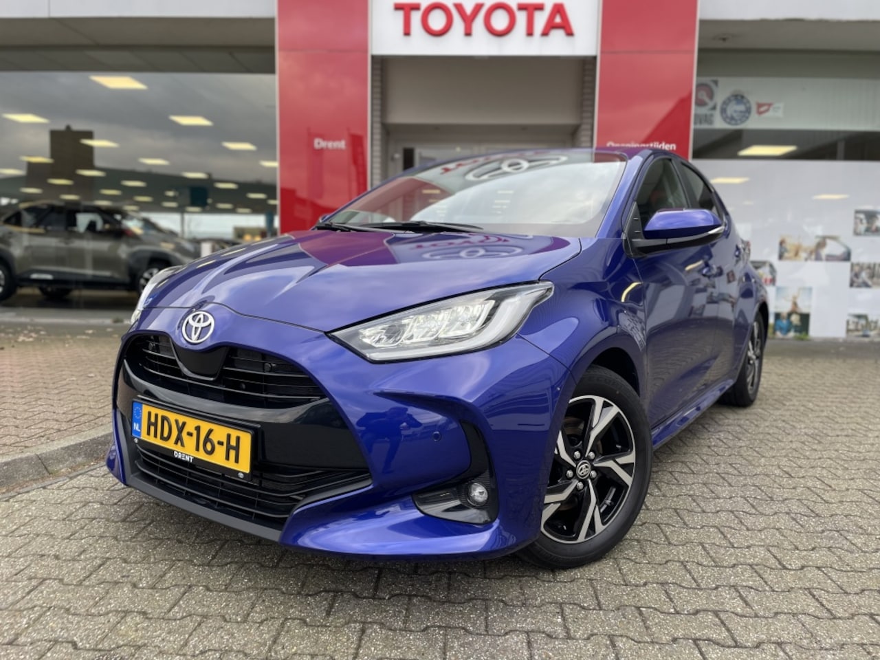 Toyota Yaris - 1.5 Hybrid 115 First Edition | sensoren v/a | Stuur + Stoelverwa - AutoWereld.nl