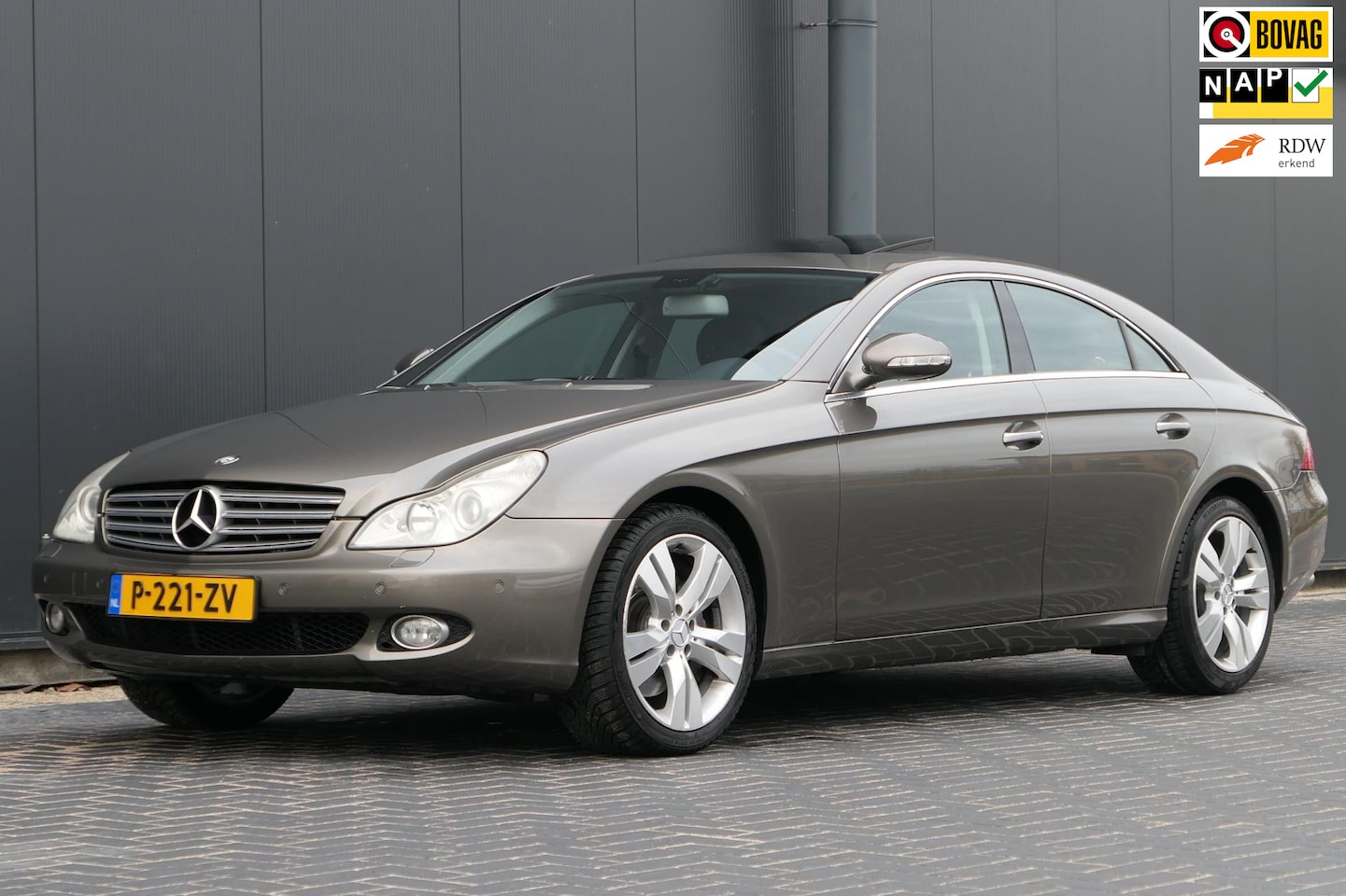 Mercedes-Benz CLS-klasse - 350 CGI Facelift BTW-auto Carplay Schuifdak Leder Youngtimer - AutoWereld.nl