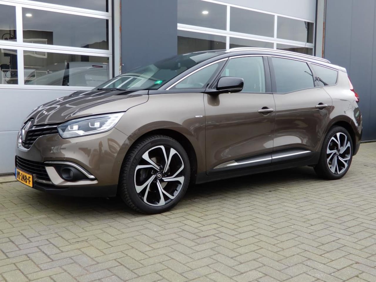 Renault Grand Scénic - 1.2 TCe Bose 7p. Clima/Camera/Panoramadak - AutoWereld.nl