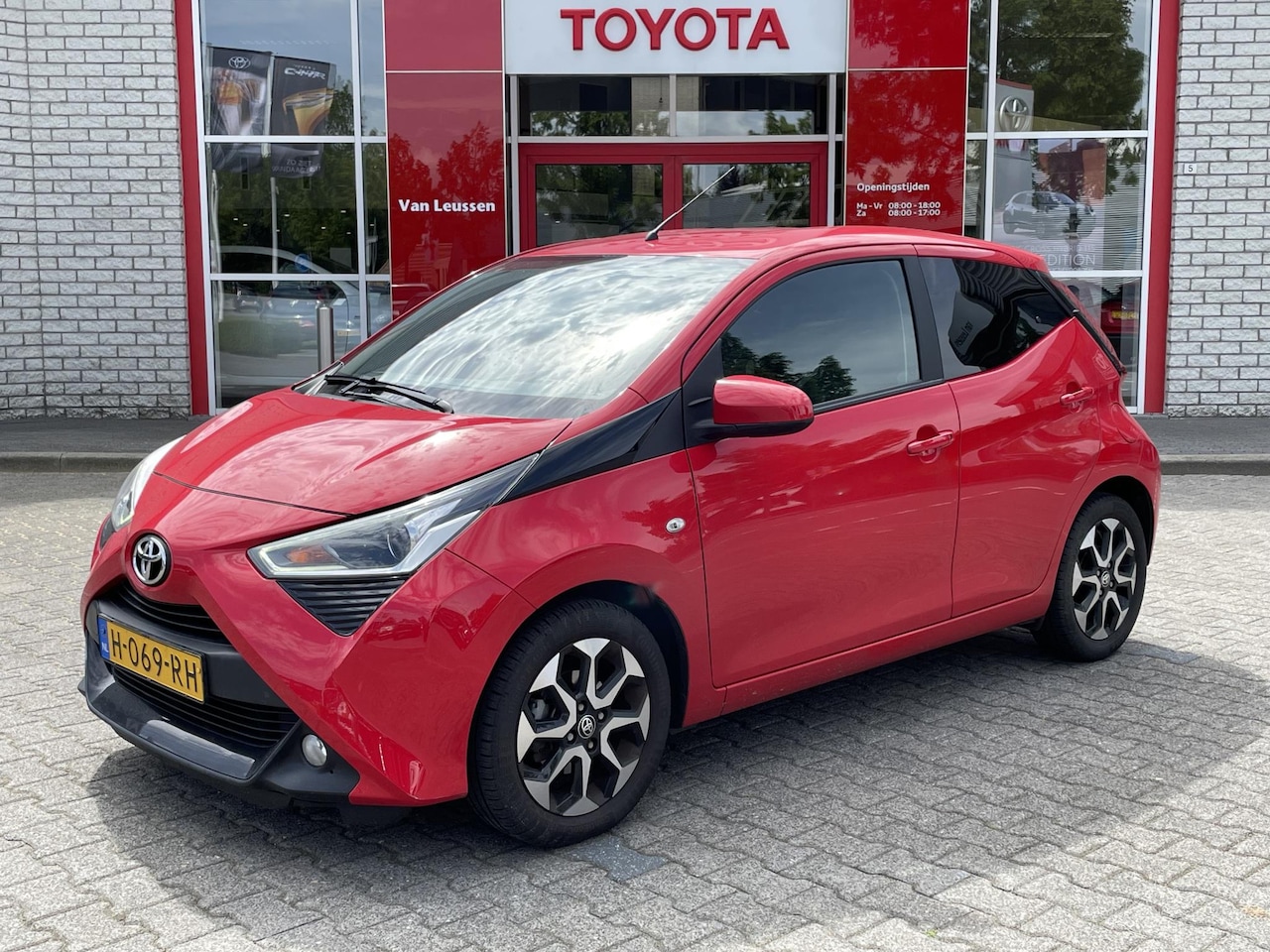 Toyota Aygo X - X-JOY AIRCO CAMERA APPLE/ANDROID 15" LM-VELGEN PRIVACY GLASS NL-AUTO - AutoWereld.nl