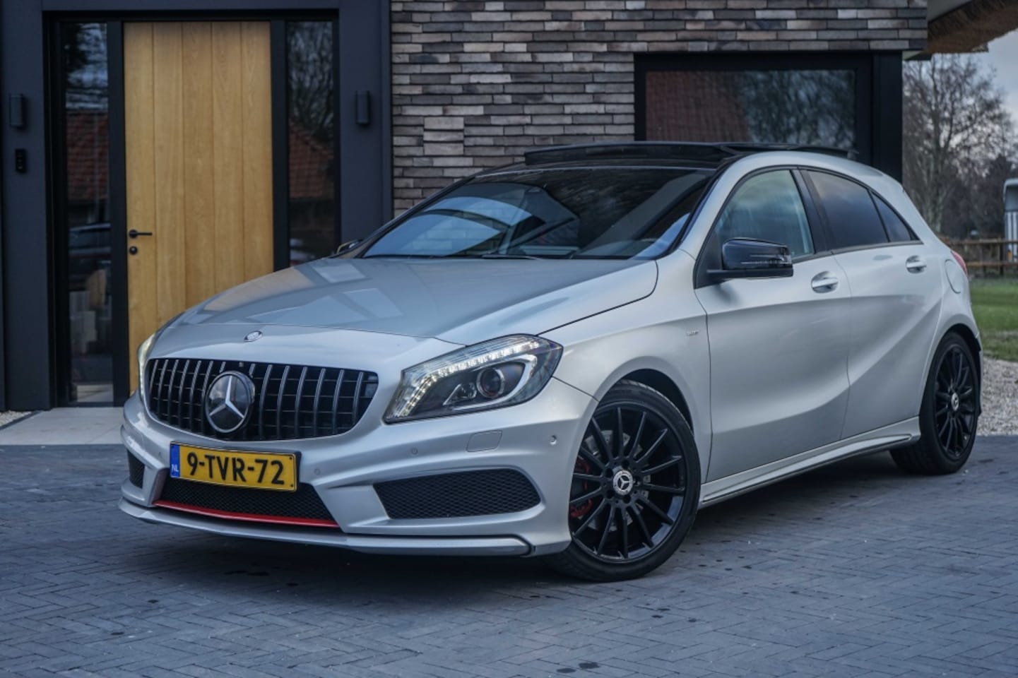 Mercedes-Benz A-klasse - 250 Sport AMG-Line Brabus/Pano/Memory/HarmannKardon/Carplay - AutoWereld.nl