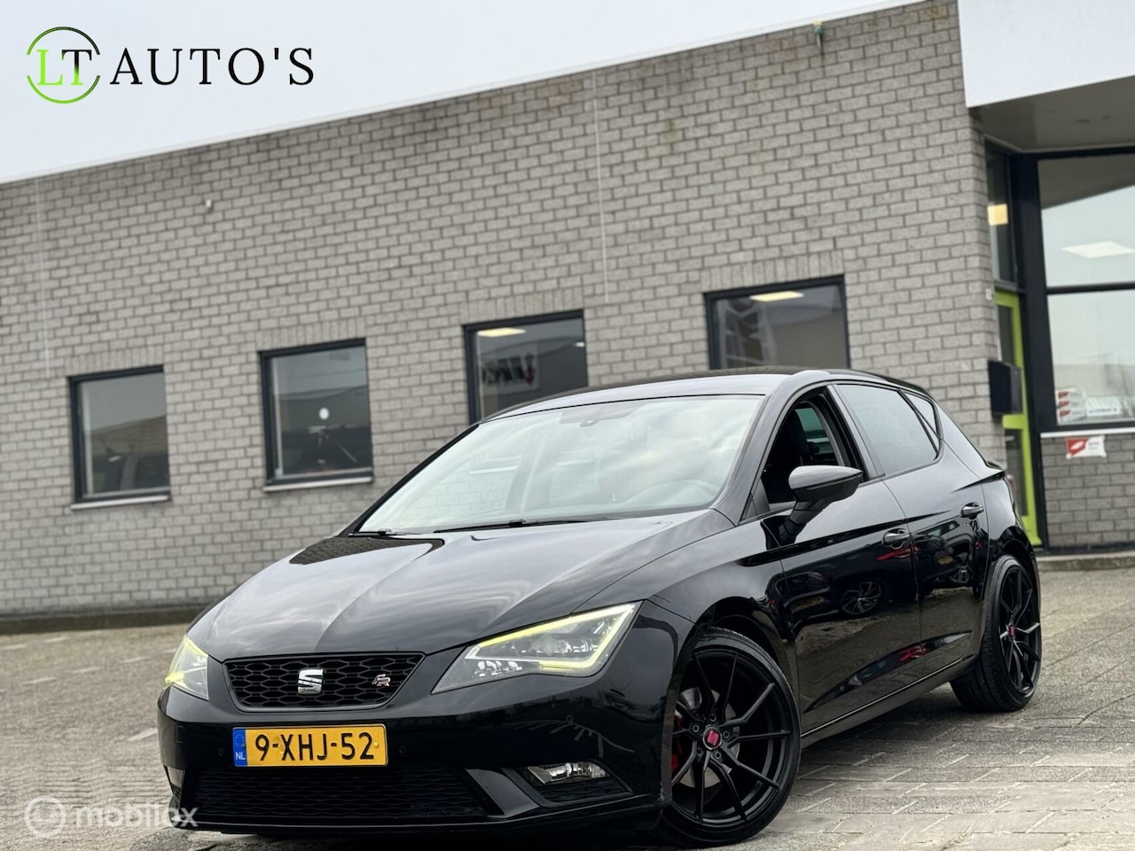 Seat Leon - 1.6 TDI Limited Edition III|½ Leer LED Navi Clima - AutoWereld.nl