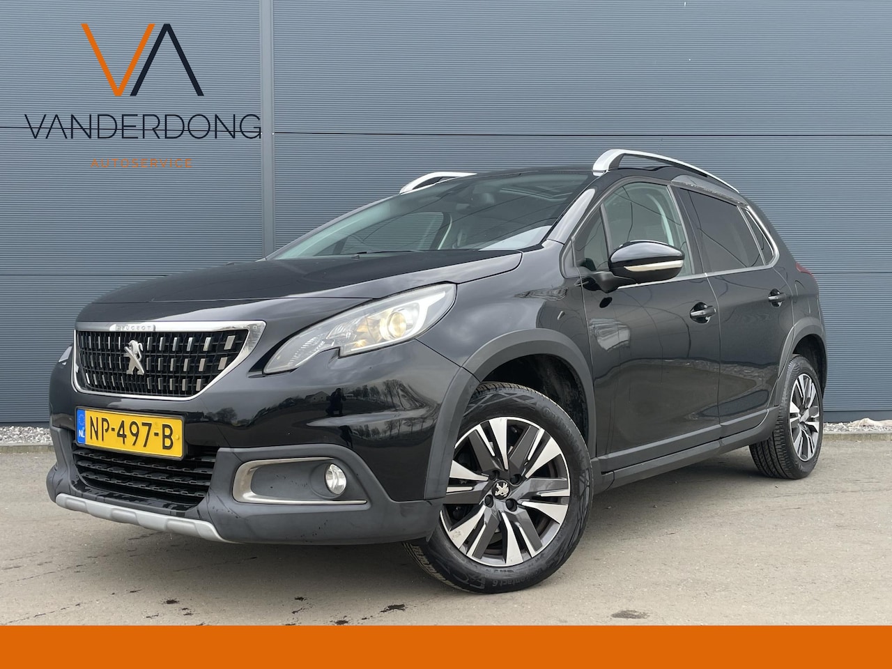 Peugeot 2008 - 1.2 PureTech Allure | Navi | Clima | Glazen dak - AutoWereld.nl