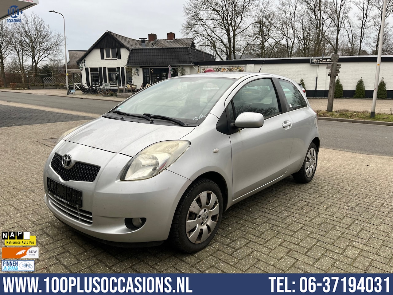 Toyota Yaris - 1.0 VVTi + Airco, stuurwielbediening - AutoWereld.nl