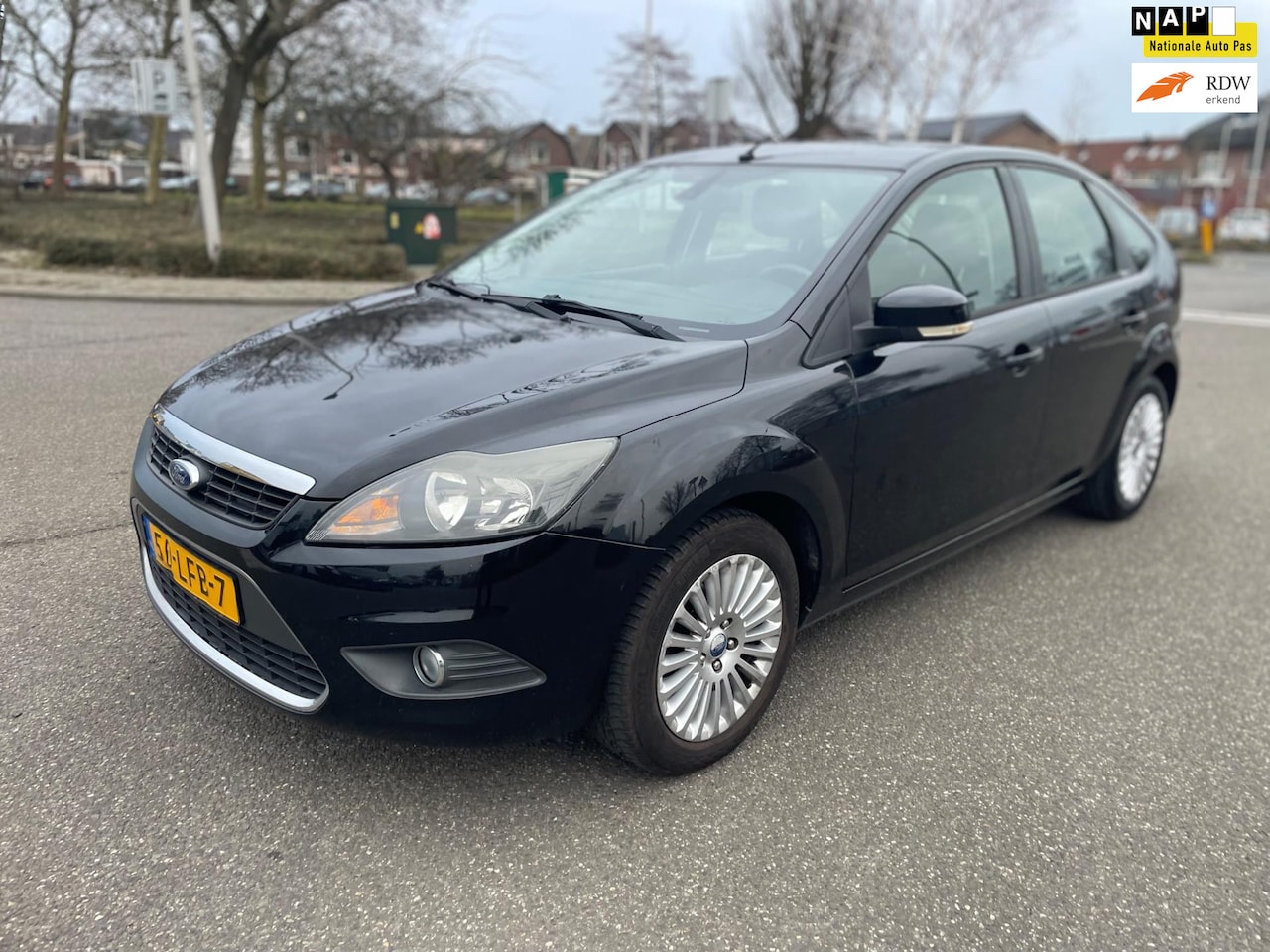 Ford Focus - 1.8 Limited / airco / cruise.control / trekhaak / pdc / telefoon / elek.pakket / nap.... - AutoWereld.nl