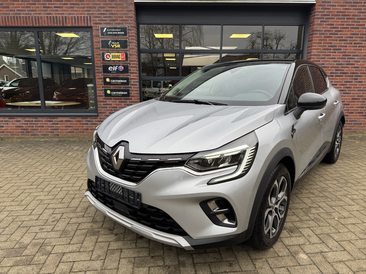 Renault Captur - 1.3 TCe 130 Intens/ BOSE Audio/18 inch LM velgen/Afneembare trekhaak - AutoWereld.nl