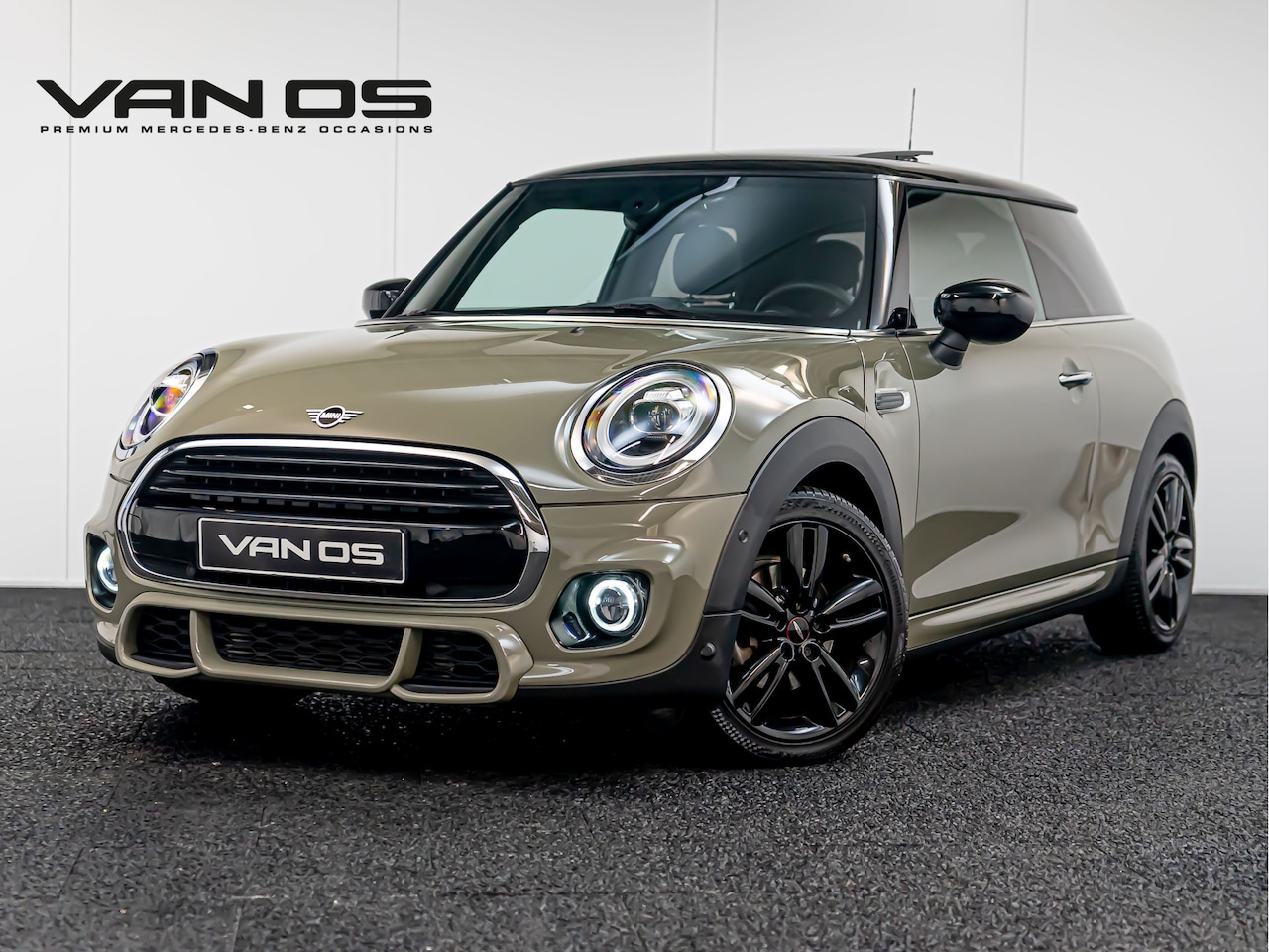 MINI John Cooper Works - Mini 1.5 JCW kit | Pano | Emerald grey - AutoWereld.nl