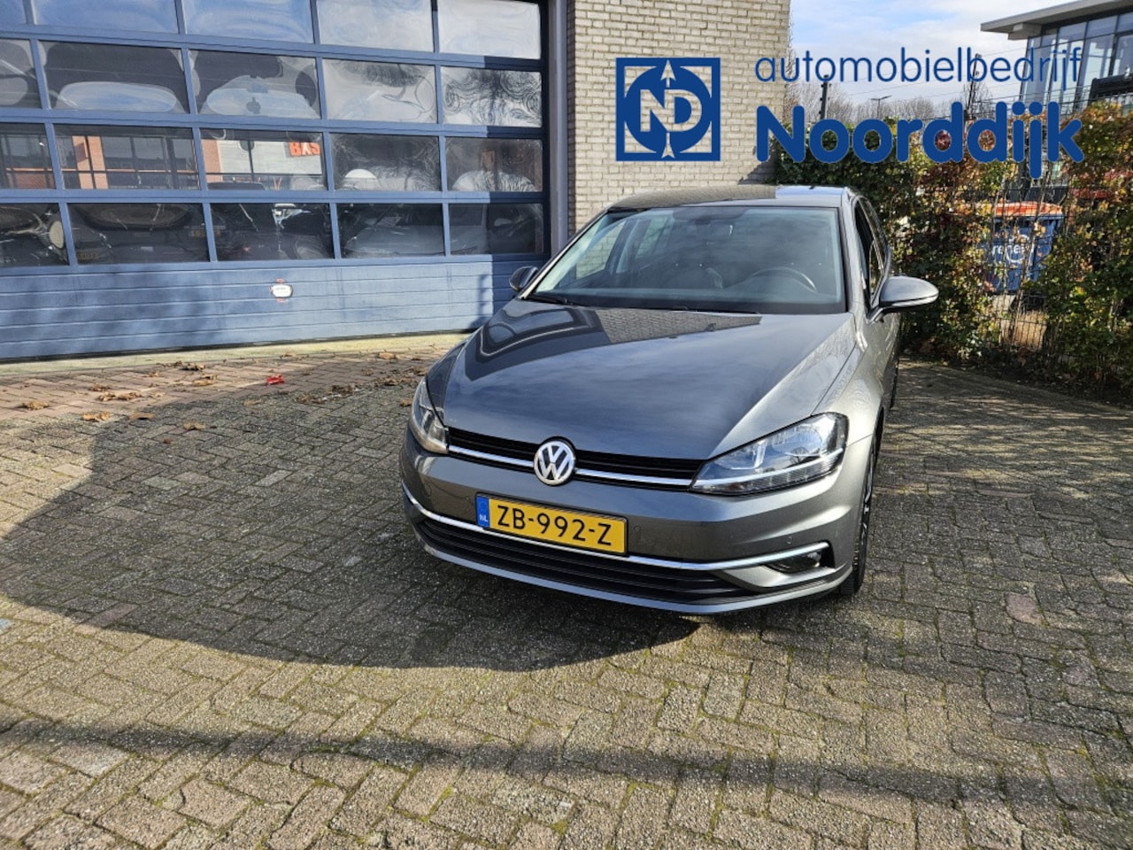 Volkswagen Golf - 1.0 TSI Highline 1.0 TSI Highline - AutoWereld.nl