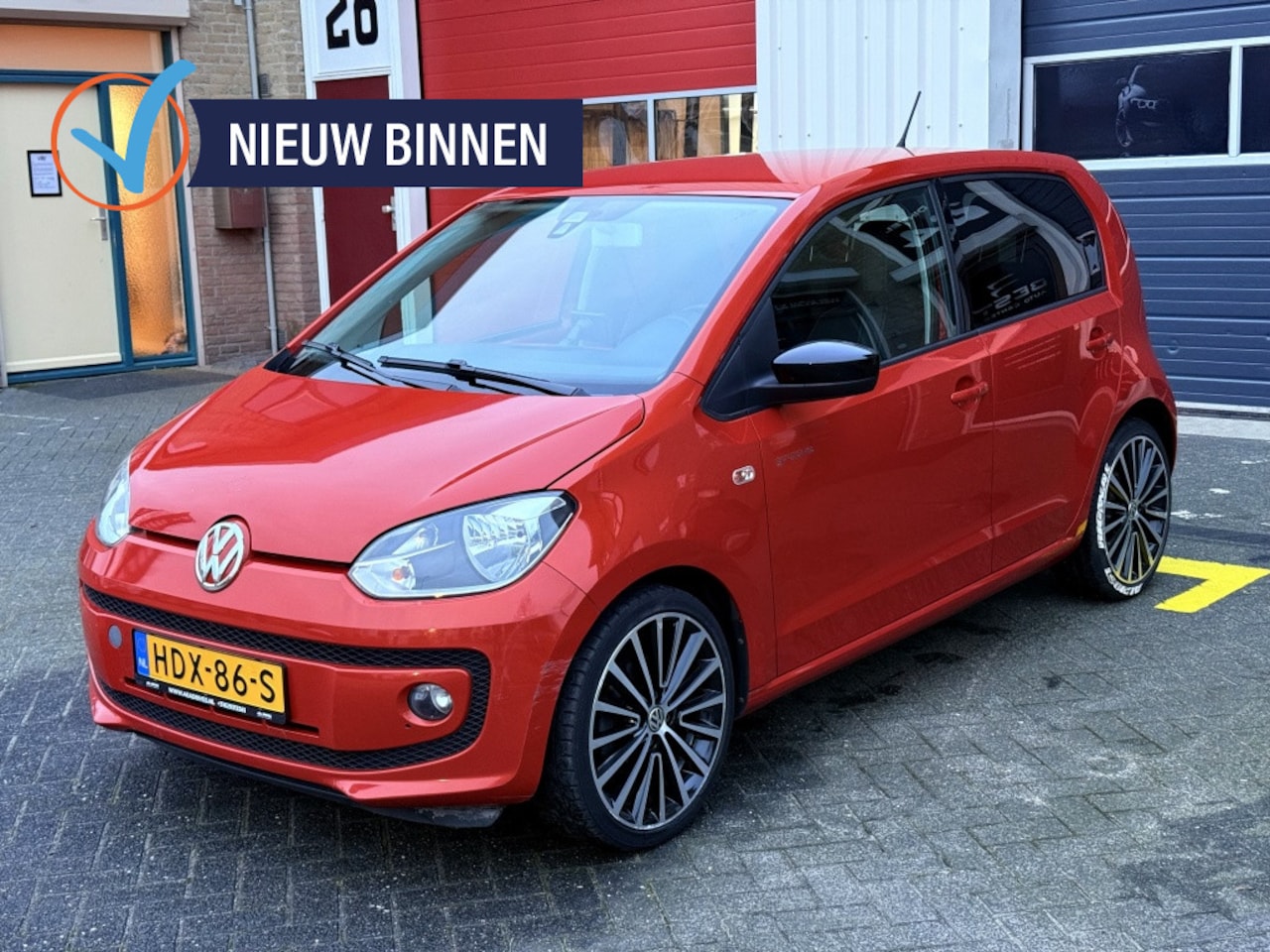 Volkswagen Up! - 1.0 groove up! BlM. - AutoWereld.nl